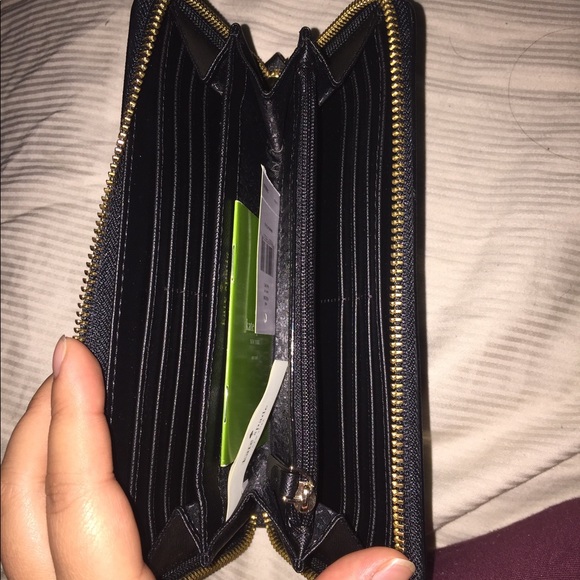 Black Wallet - Picture 5 of 5
